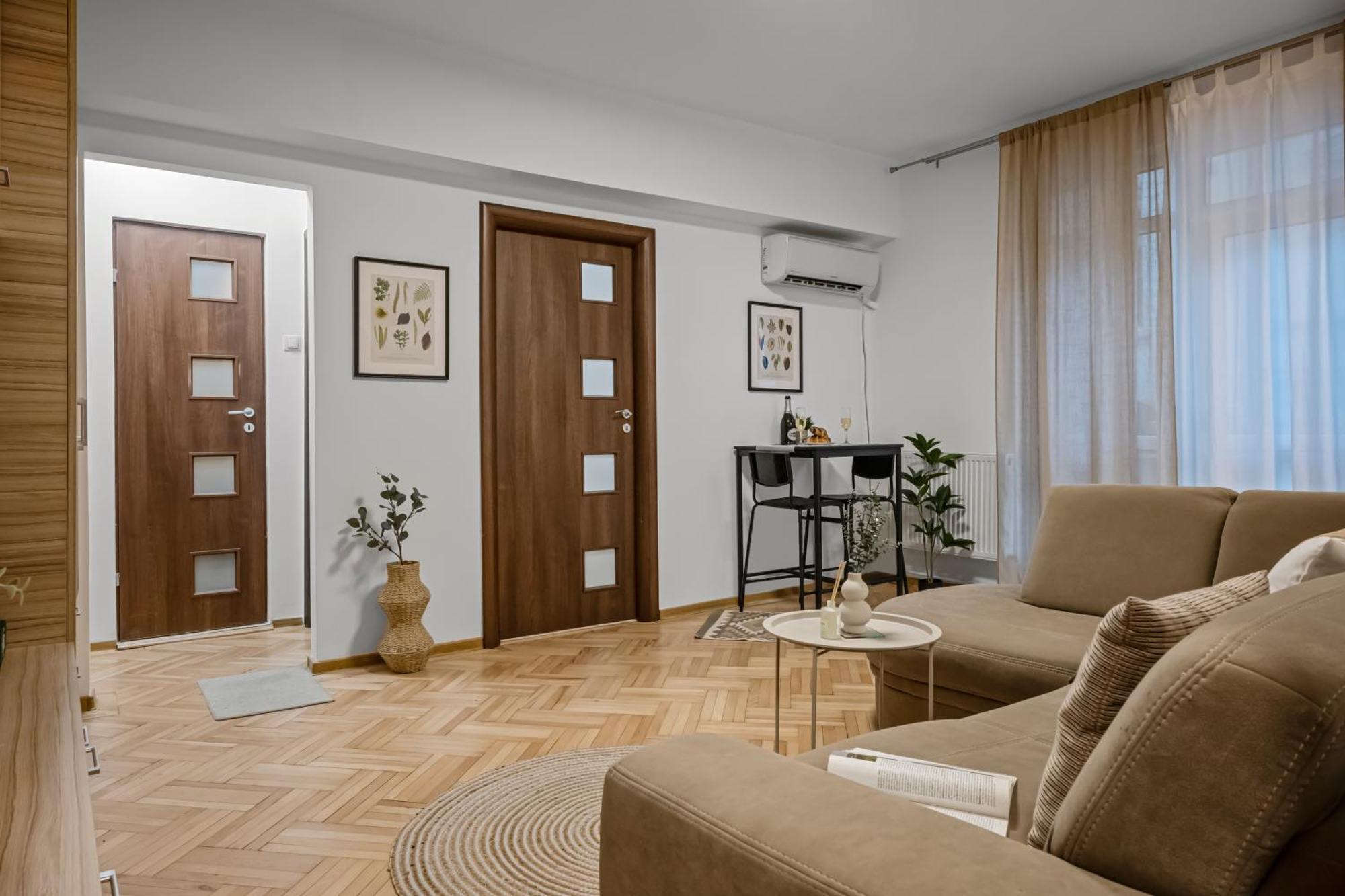 Earthy Escape - Central Apt With Balcony Bucharest Exterior photo